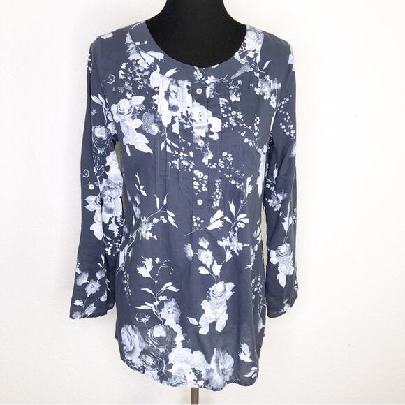 Soft Surroundings blue gray white floral popover top size Small - Picture 1 of 13